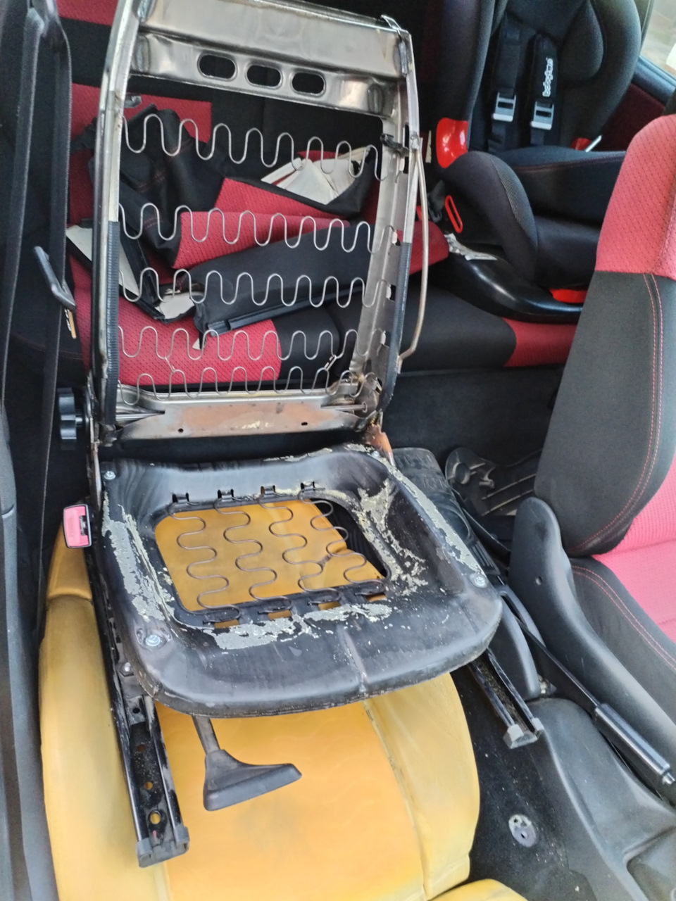 Разборка водительского сиденья и стирка обивки сиденья — Lada Калина ...