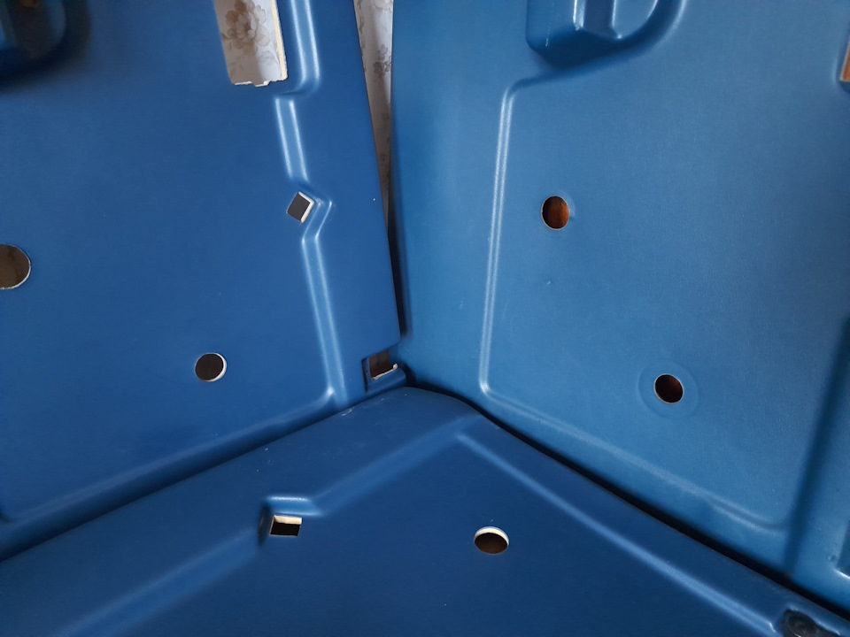 Оттенки синевы. Отличия ранних дверных карт от сверхранних. — Lada 2105 ...