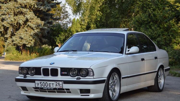 Обои bmw m5 e34 на рабочий стол