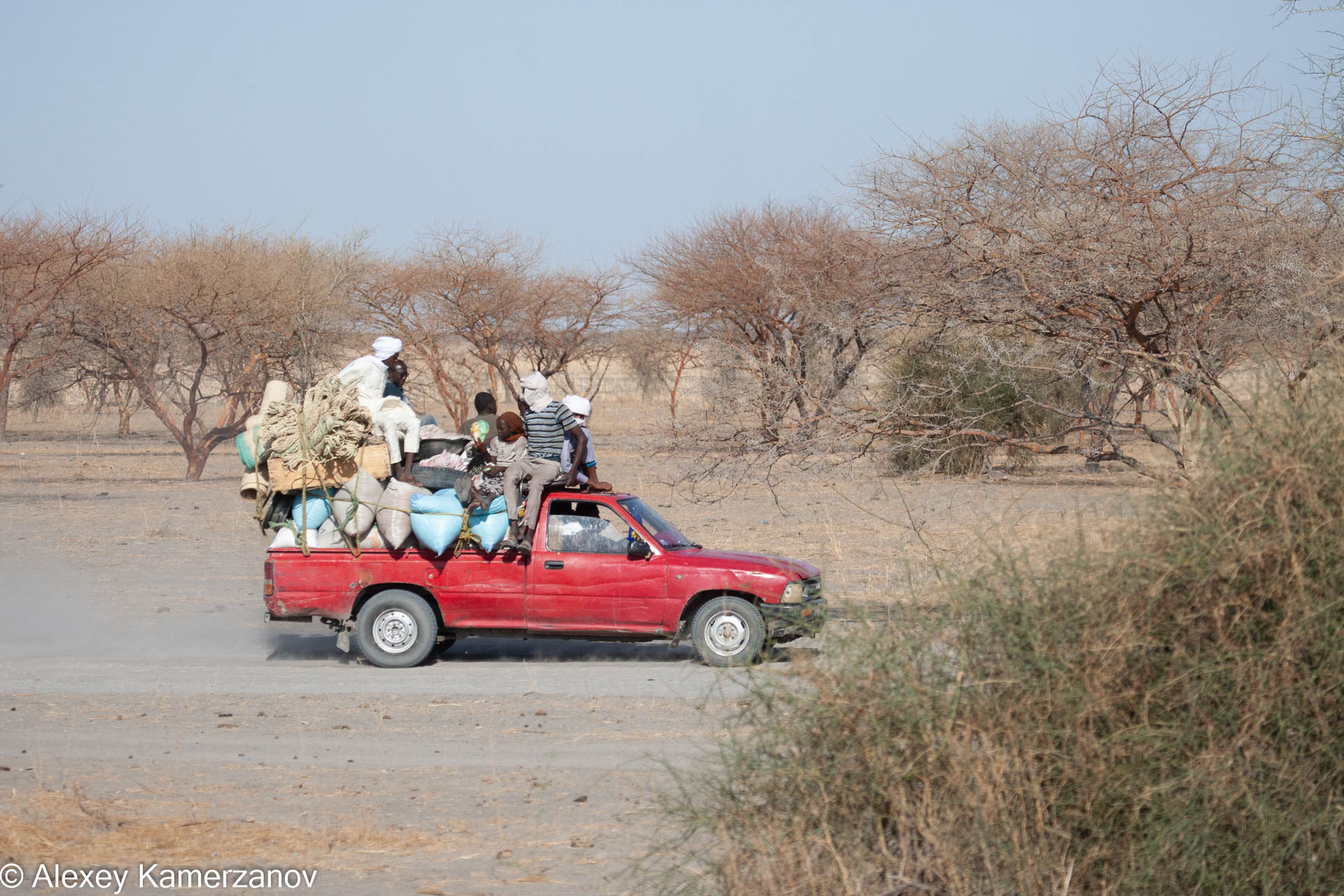 Пары чад. Ndjamena cars.