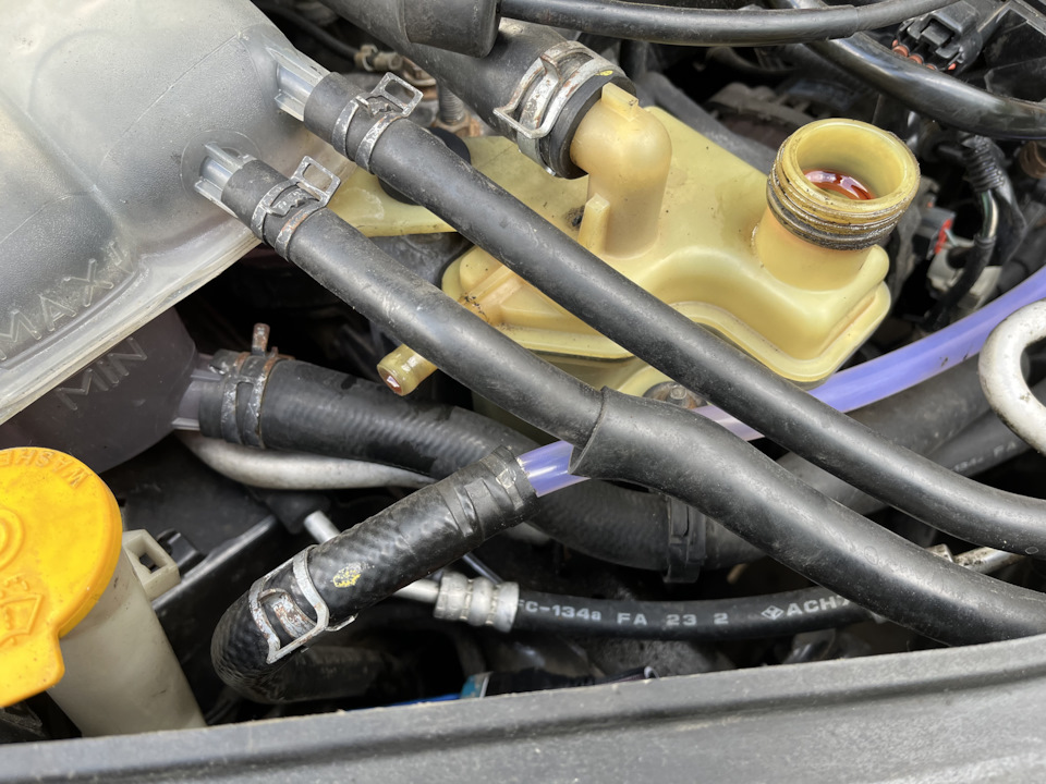 Замена жидкости в ГУР — Mazda 3 (1G) BK, 1,6 л, 2006 года | своими ...