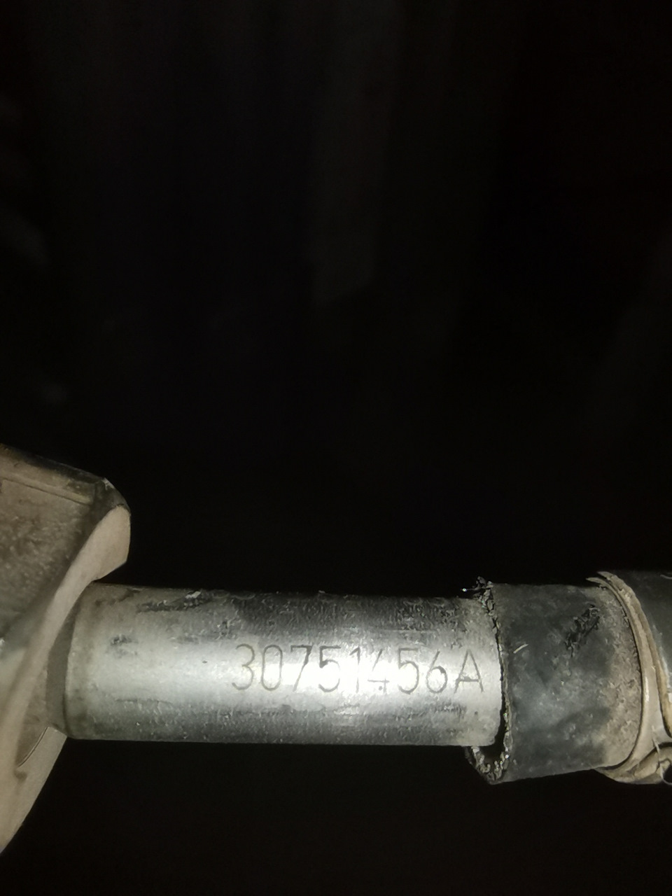 P0427 Catalytic converter temperature sensor, bank 1 — low input / 2A10