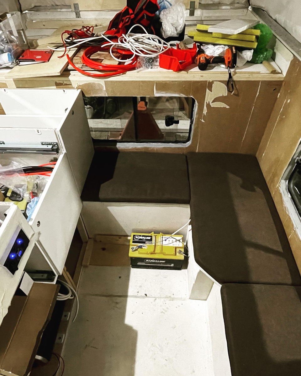 Из пикапа, в домик на колесах. — Toyota Tundra (II), 5,7 л, 2011 года ...