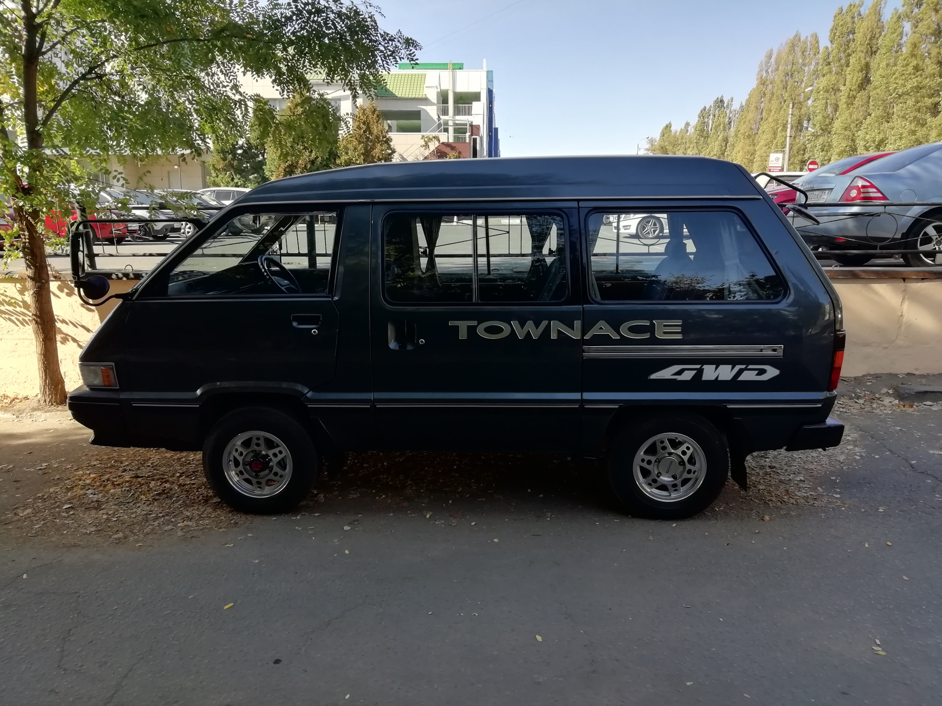 Багажник на крышу Toyota Town Ace. Town Ace тонировка.