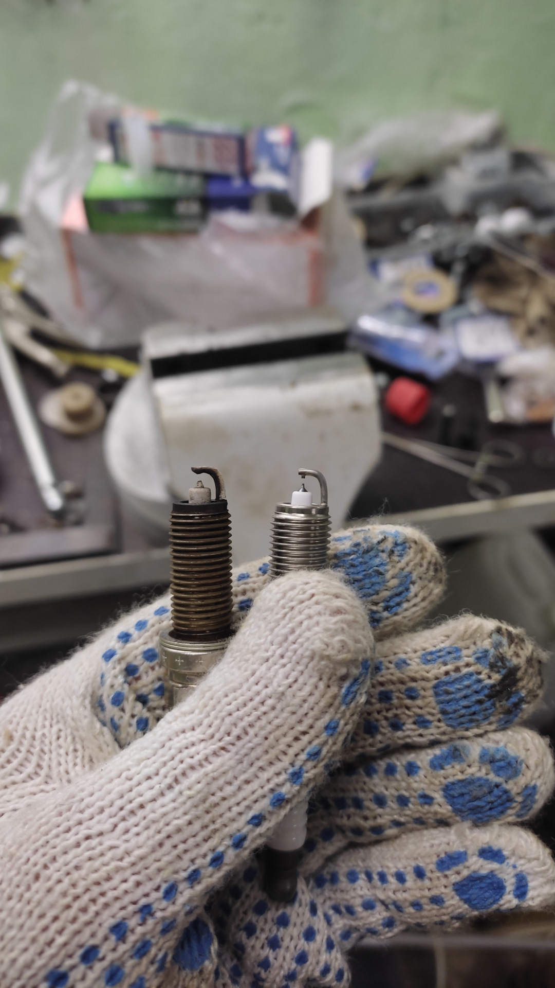 Замена свечей. — Toyota RAV4 (III), 2 л, 2010 года | плановое ТО | DRIVE2