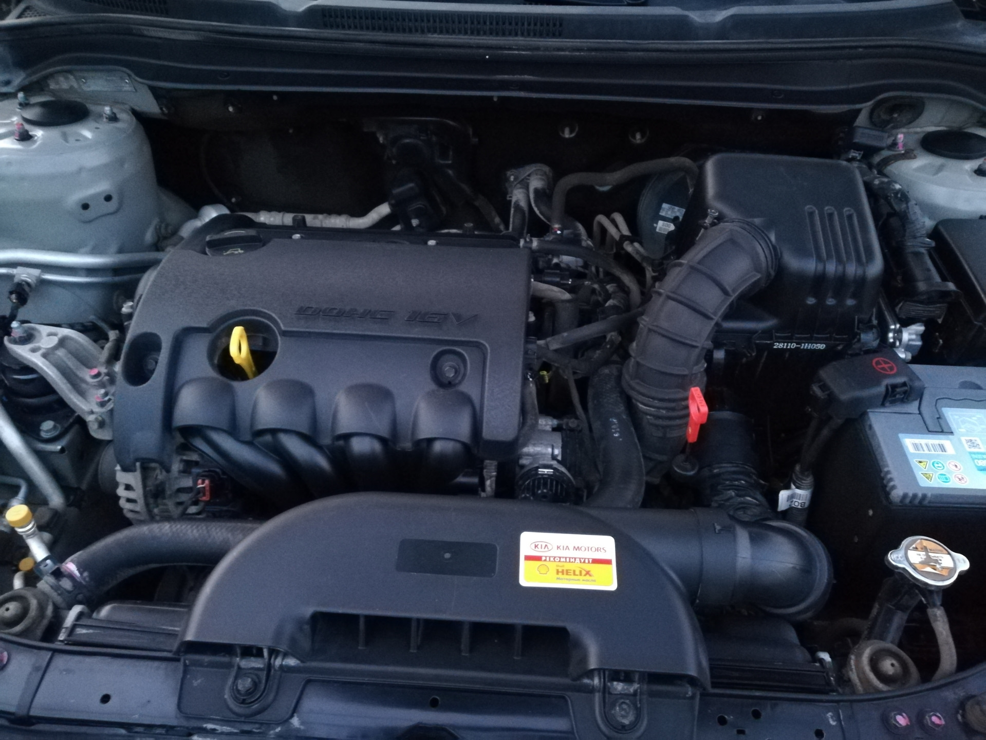 Киа сид 1.6 бензин. Киа СИД двигатель 2.0. Kia Ceed двигатель. GDI Kia Ceed двигатель 2019. Киа СИД 1.6 кия СИД В блоке цилиндров стоит два пластика радиатора.