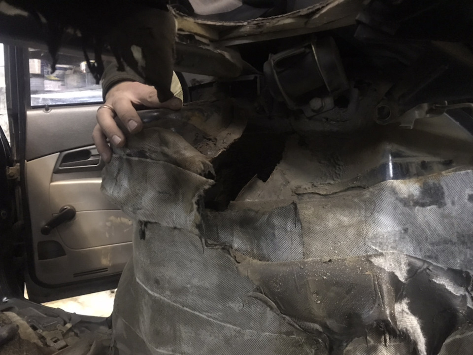 #1 Замена задних стаканов и стоек — Lada Приора седан, 1,6 л, 2007 года ...