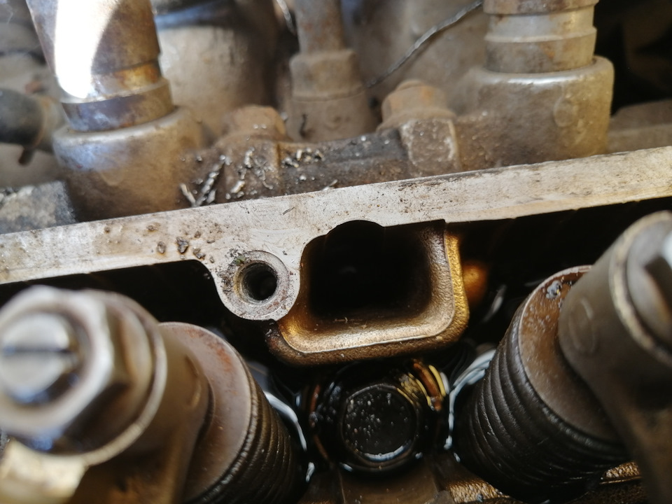 Обломался болт клапанной крышки — Honda Civic Hatchback (6G), 1,5 л ...