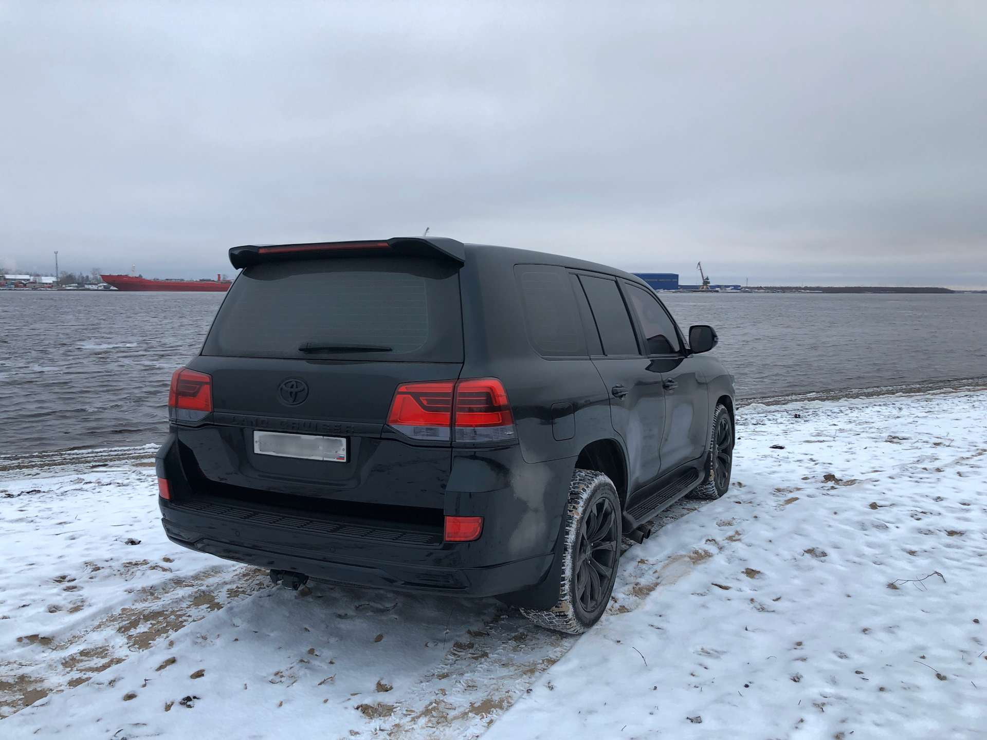 ленд крузер 200 течет