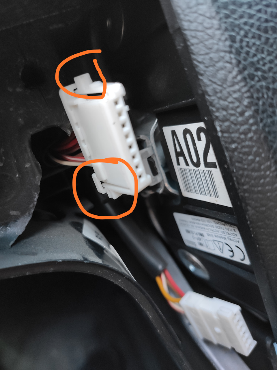 Очистка от краски серебристой накладки руля Solaris — Hyundai Solaris ...