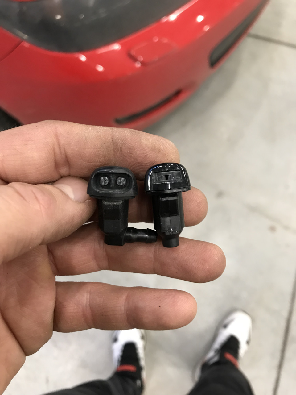 Форсунки лобового стекла — Mazda 3 (1G) BK, 2 л, 2008 года | другое ...