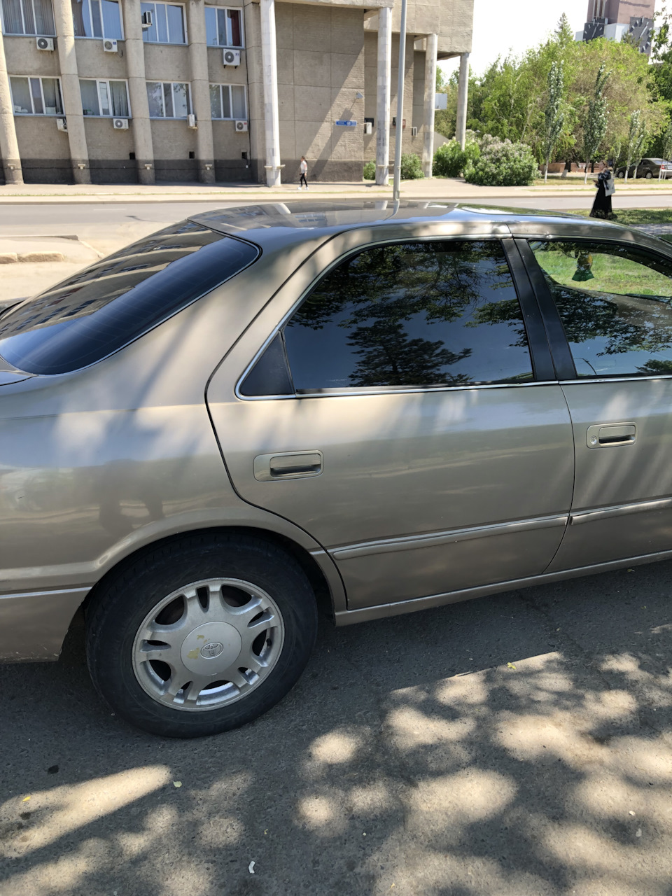 Тонировка, как без неё. — Toyota Camry (XV20), 2,2 л, 1999 года | другое |  DRIVE2