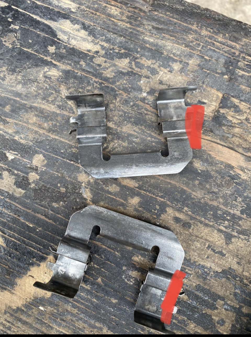 Сркежет колодок, посторонний шум при нагреве передних тормозных дисков ...