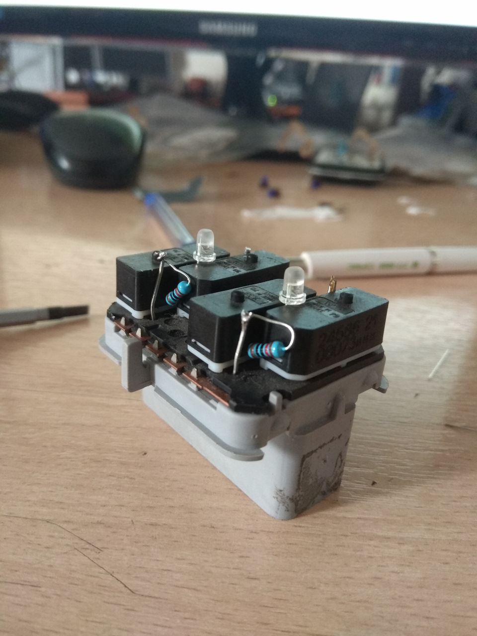 Красиво, когда все работает. Ремонт подсветки кнопок меган 2 — Renault ...