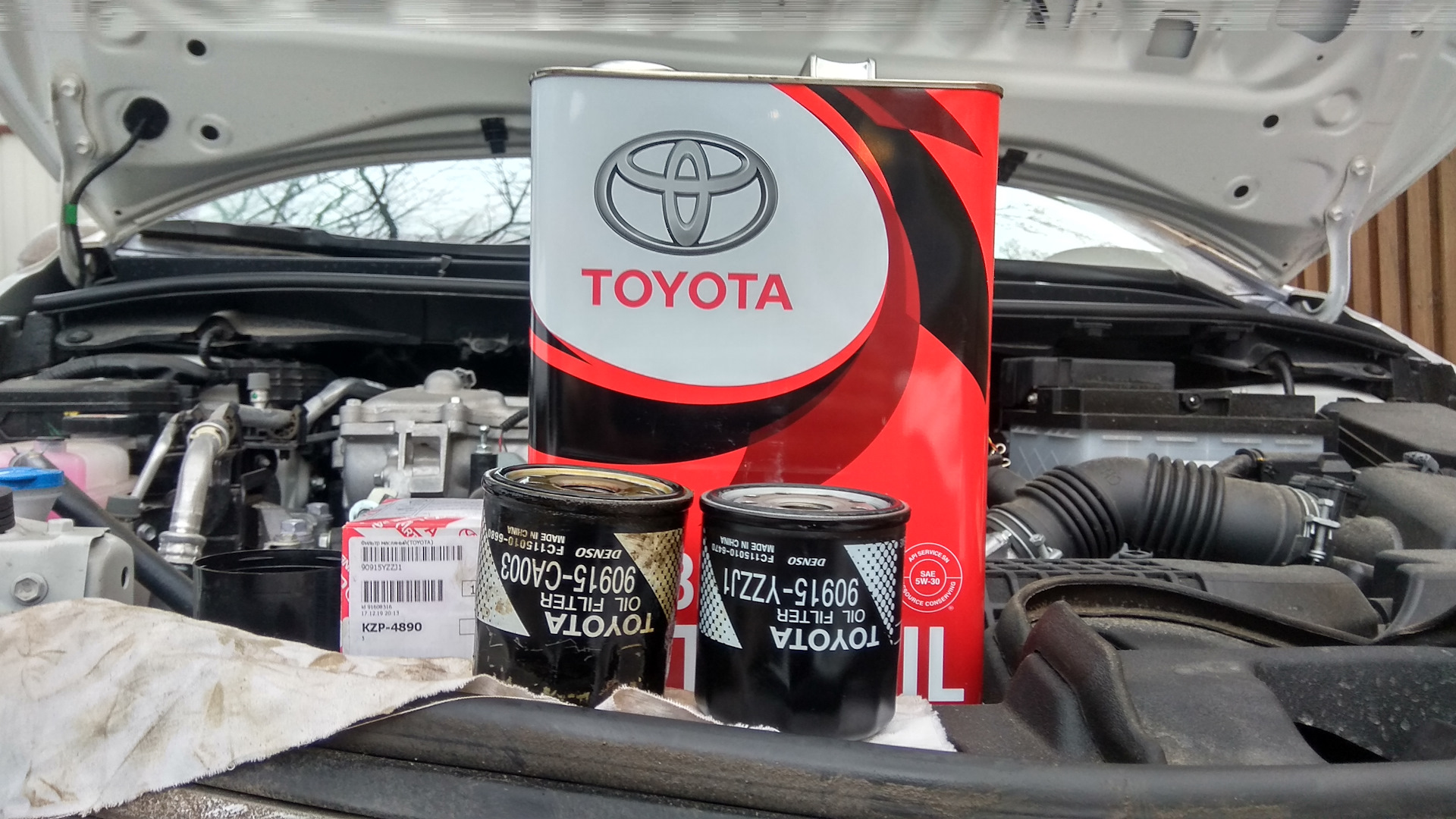 Toyota corolla масло в двигатель. Масло для Тойота Королла е210. Тойота Королла e210. Масло на тойоту Королла 1,6. Фильтр масляный Тойота Королла 2019 года.