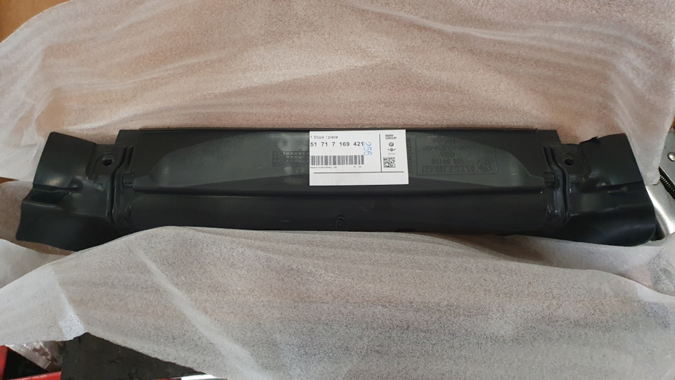 Установка средней верхней перегородки моторного отсека нового образца ...