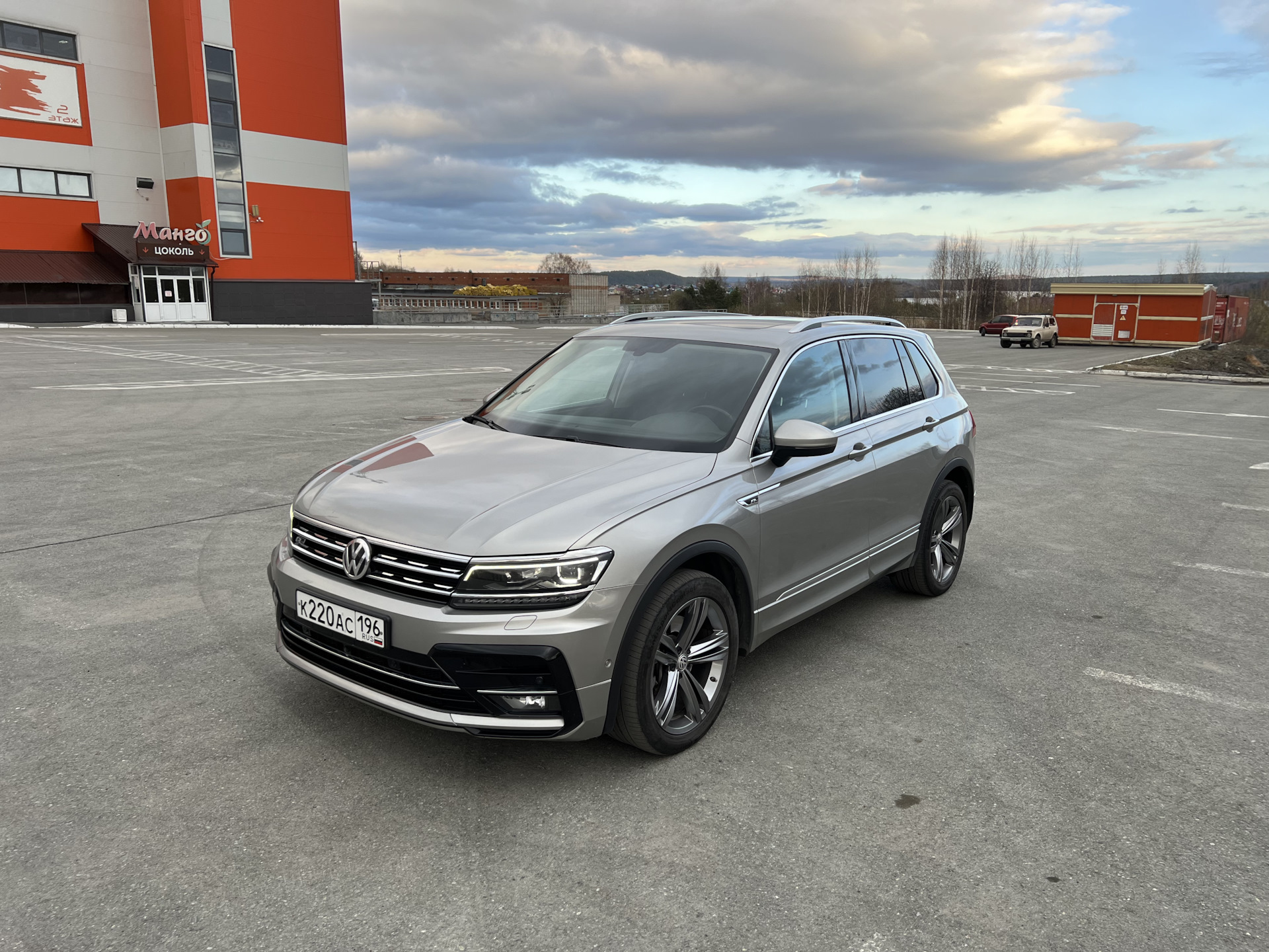 Продажа — Volkswagen Tiguan (2G), 2 л, 2018 года | продажа машины | DRIVE2