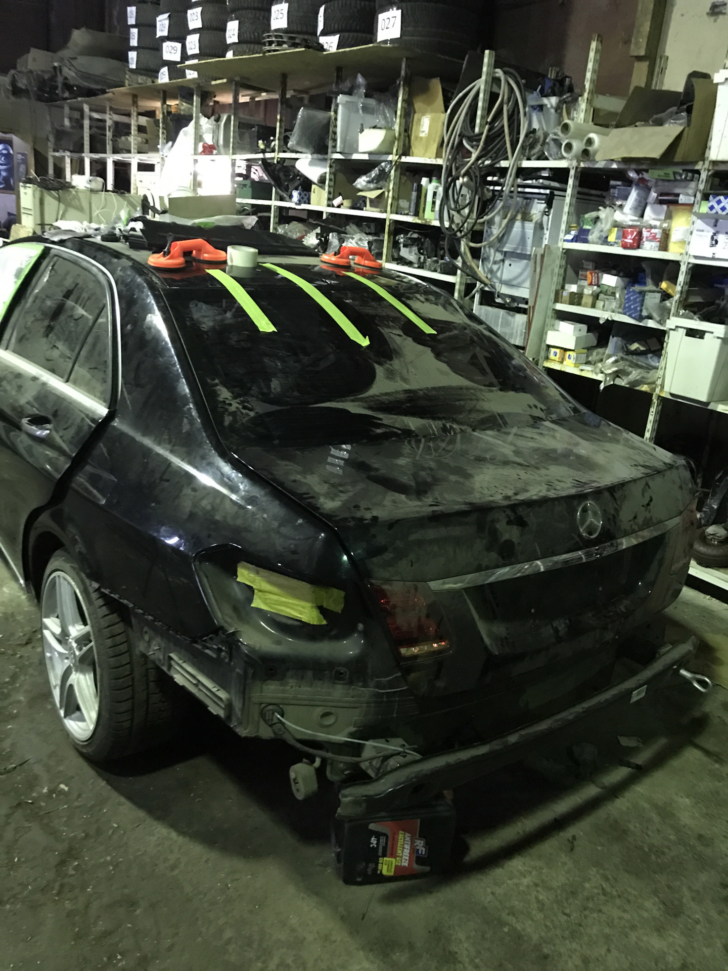 Заднее стекло на месте — Mercedes-Benz E-Class (W212), 2 л, 2013 года ...