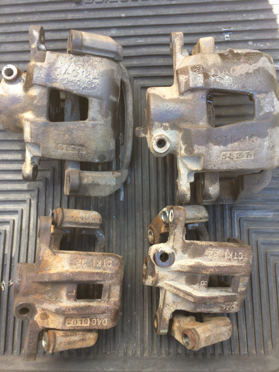 Замена пыльников, покраска суппортов, замена жидкости в гидроприводе ...