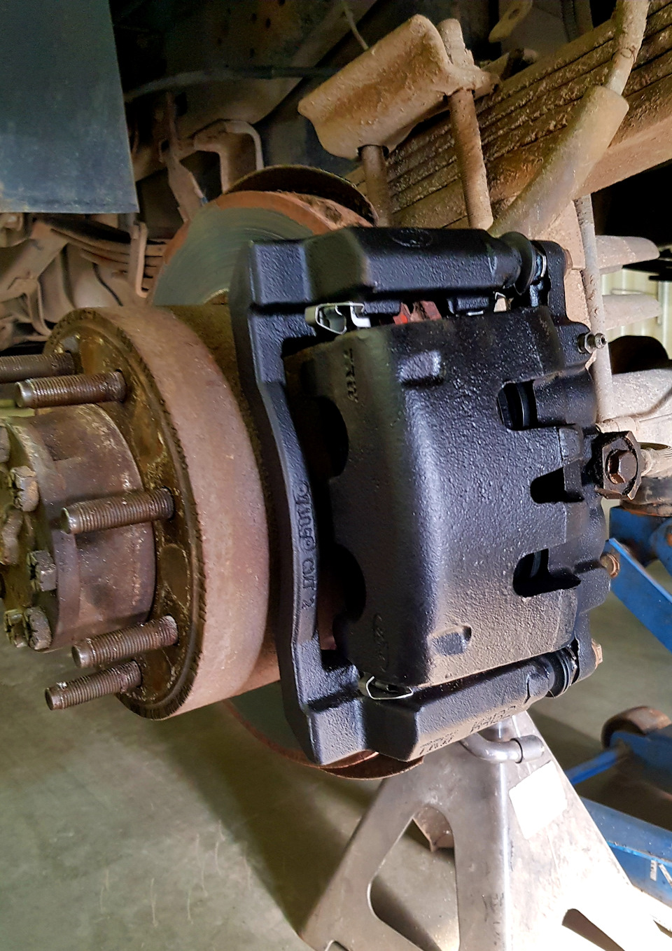 Ford F250 (Форд Ф250) – ремонт и покраска задних суппортов термостойкой ...