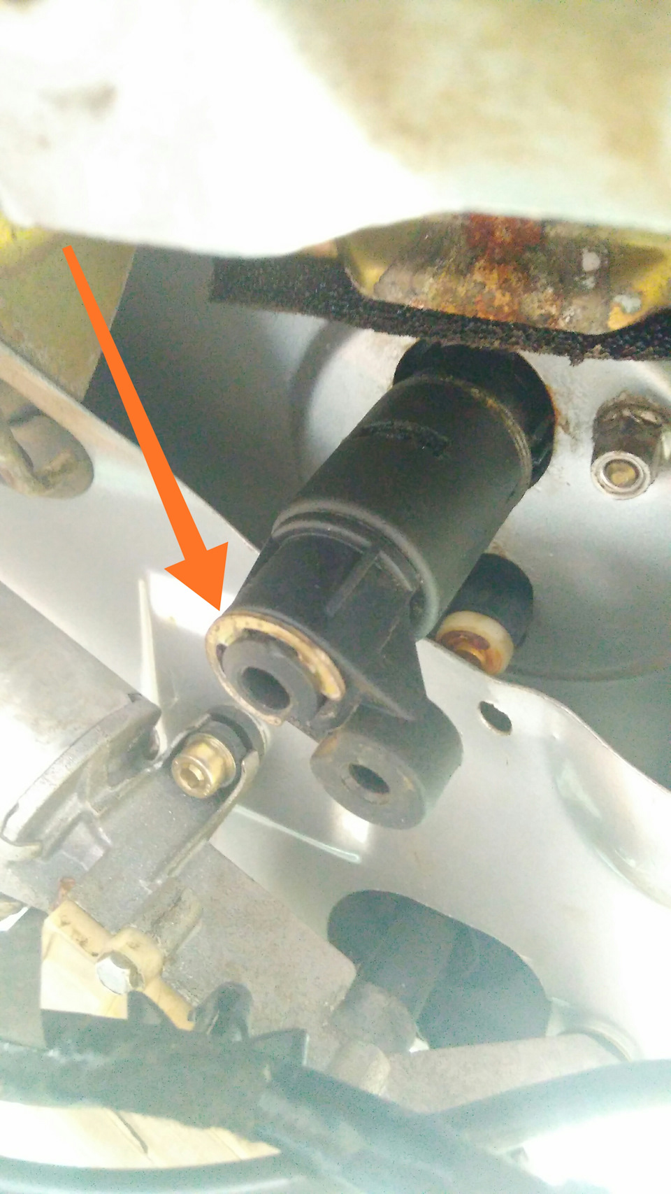 Замена и ремонт личинки замка багажника Alfa Romeo 145 — Alfa Romeo 145 ...