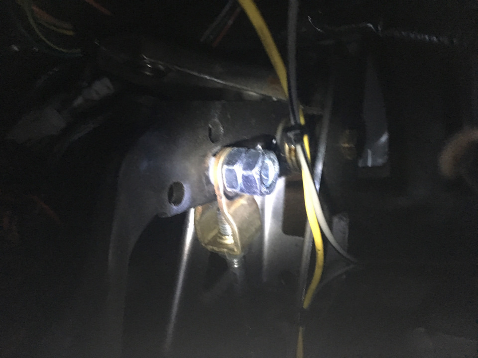 Педаль сцепления болтается вверх вниз — Mitsubishi Carisma, 1,6 л, 2001 ...