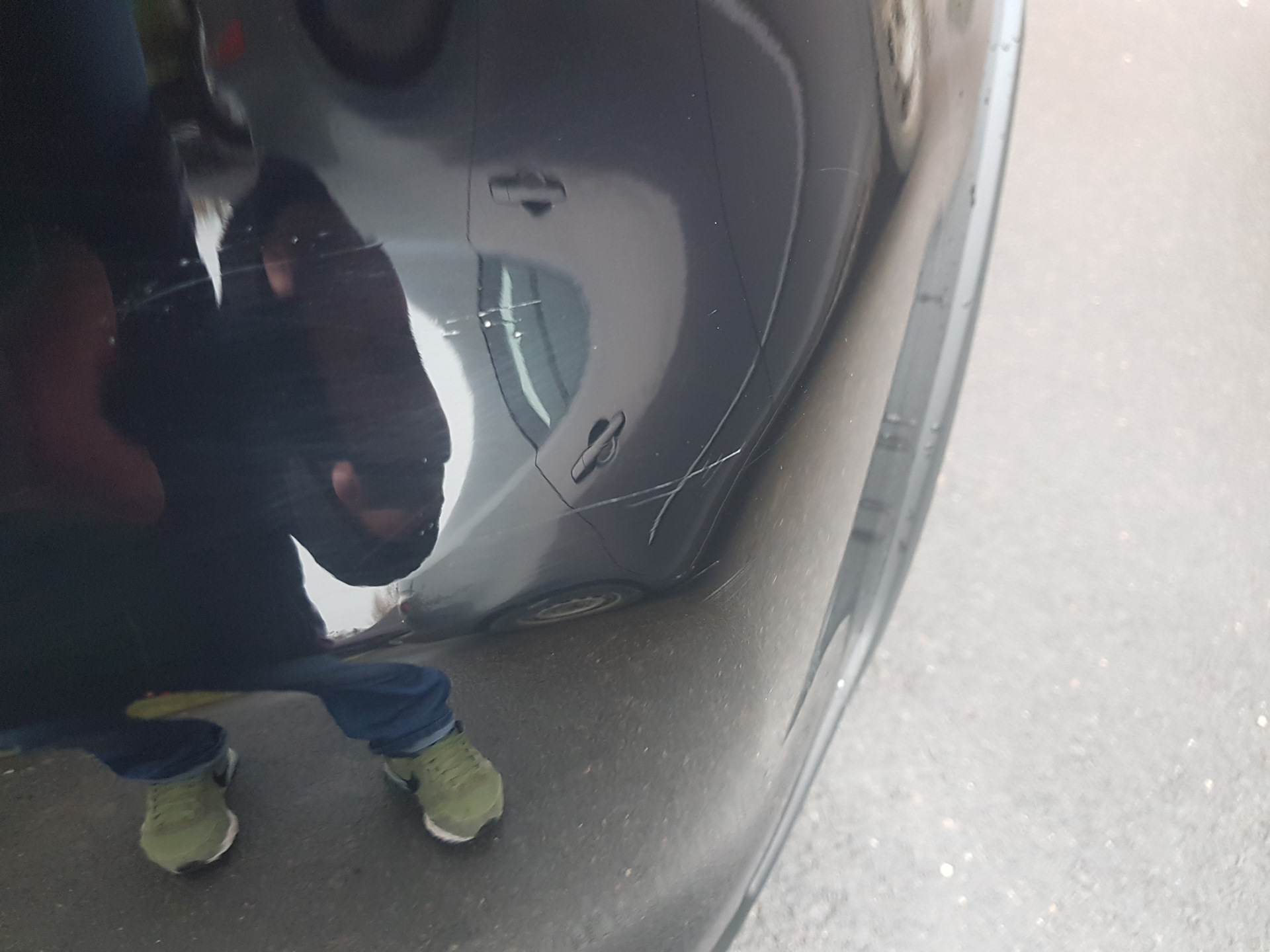 #16 Утро. Нежданчик. Поцарапан бампер. — KIA Rio X-Line, 1,6 л, 2018 ...