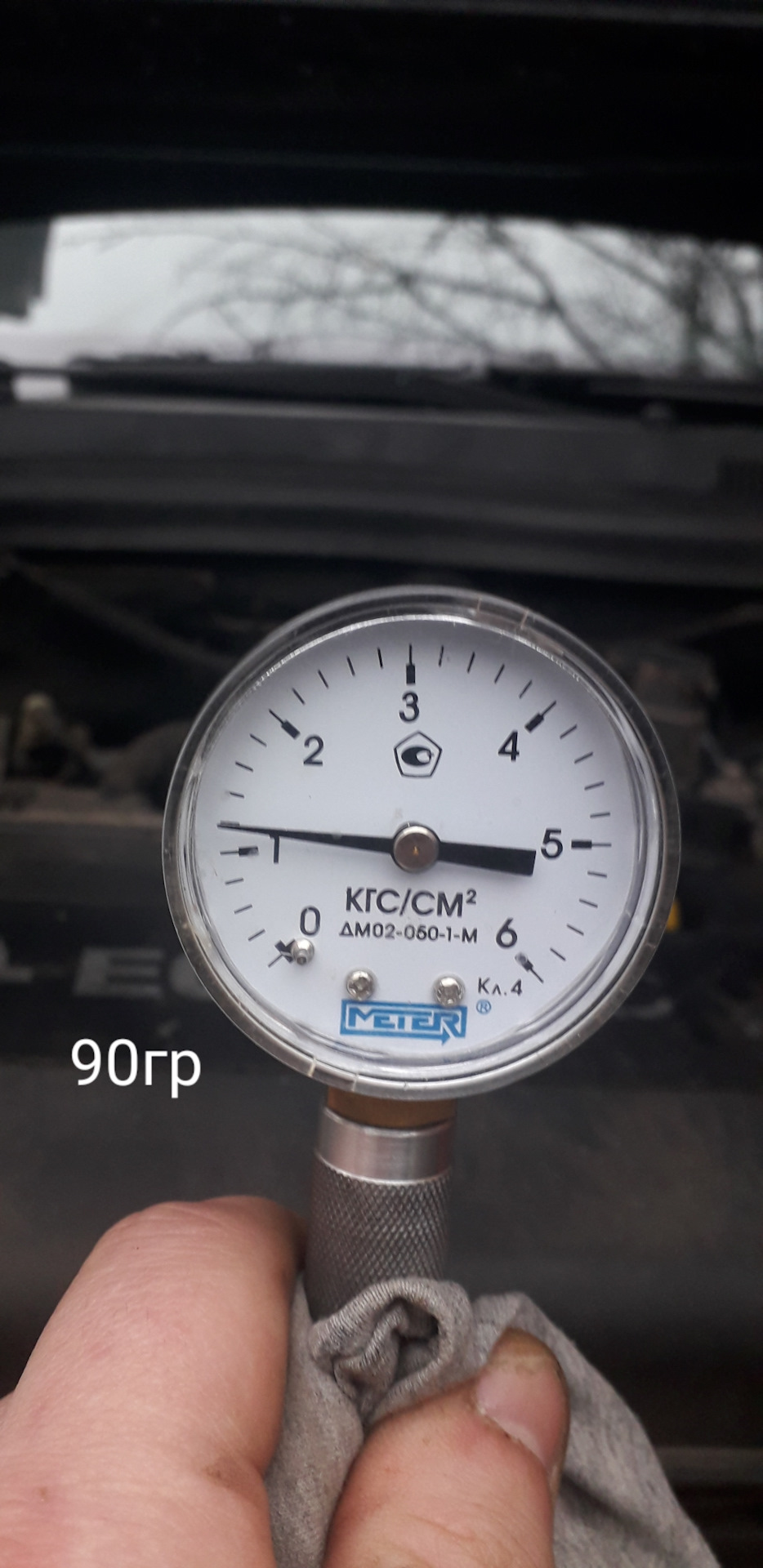 Давление масла опель 1.8. Манометр для измерения давления масла в двигателе Opel Astra h. Замер давления топлива Opel Astra h.