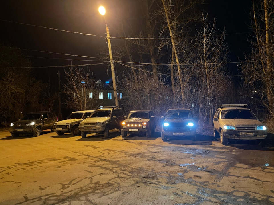 Общее фото (без одного, торопился, выехали незапланированно поздно) — Chevrolet Niva (1G)