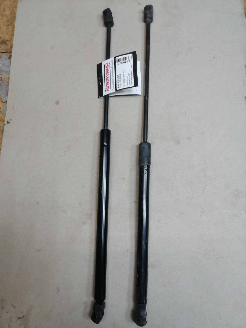 Амортизатор багажника взамен оригинала — Skoda Yeti, 1,8 л, 2014 года ...