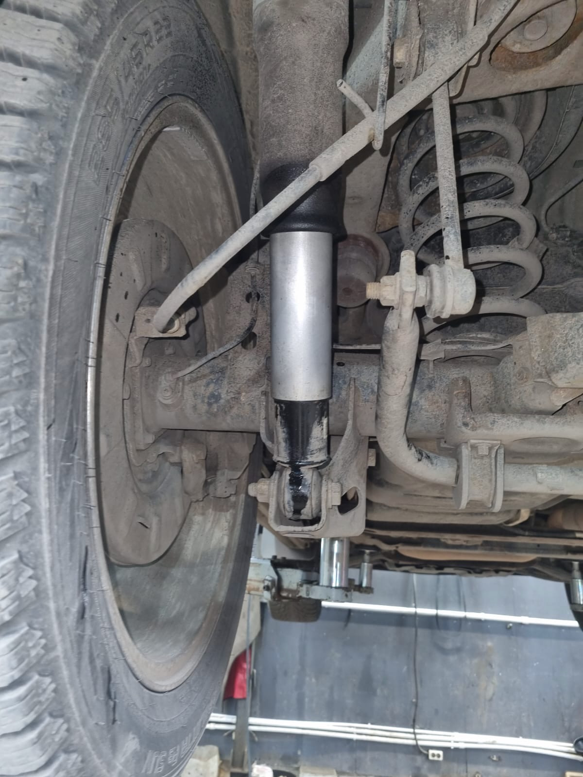 ТО 146 тысяч километров. Чистим дроссельную заслонку, амортизаторы и ...