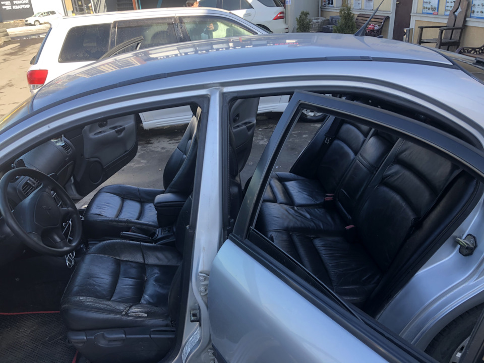 Кожаные сиденья без переделок в мою красотку. — Mitsubishi Carisma, 1,6 ...