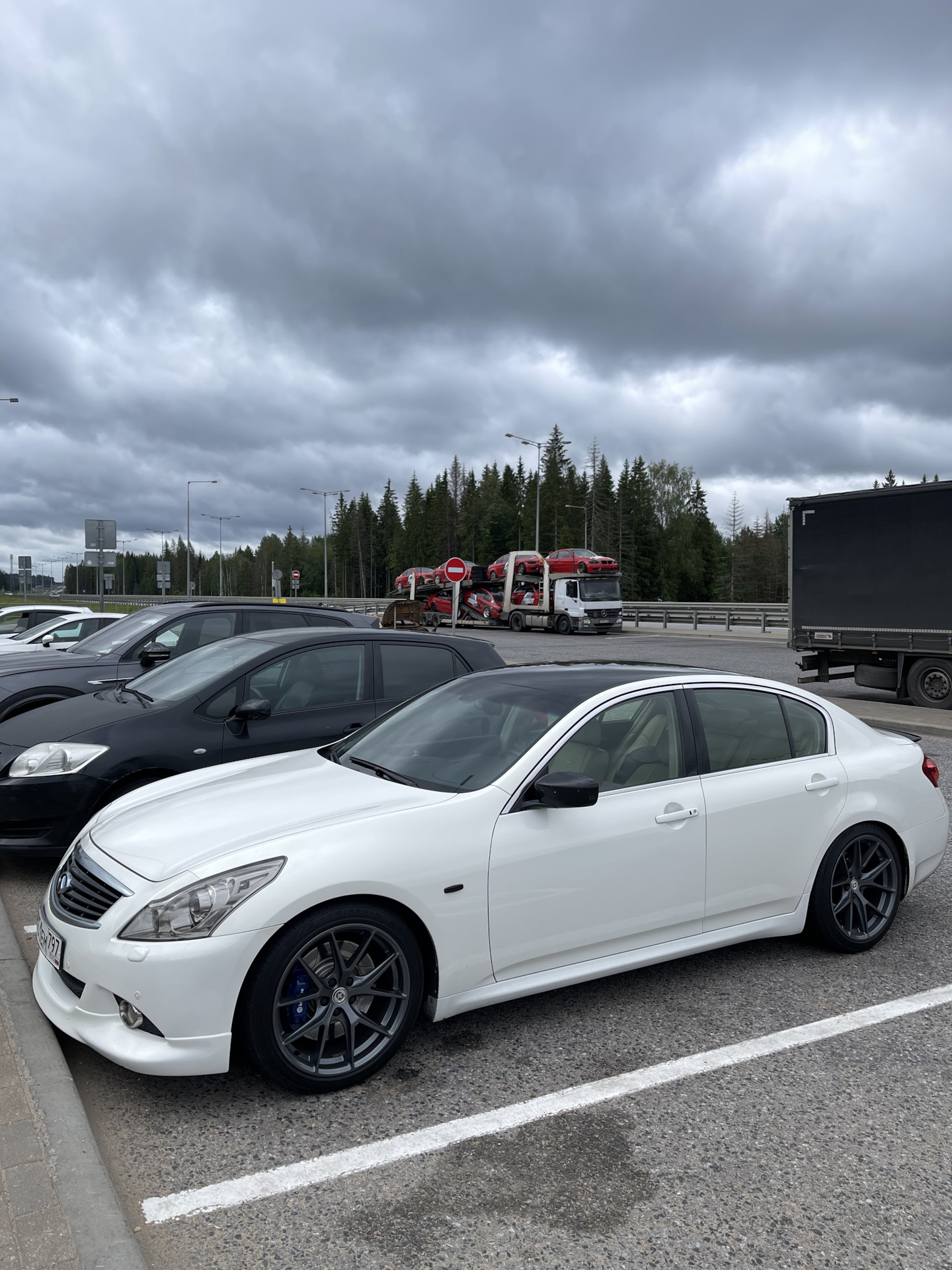 Infiniti g37 Nardo Grey