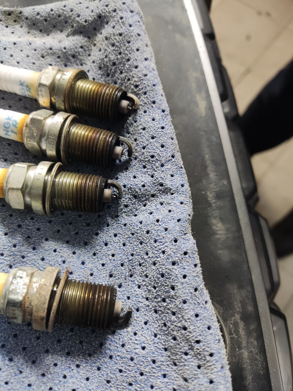 Свечи с пробегом 58680. скоро ТО6, а они чистенькие. — Haval F7 (1G)