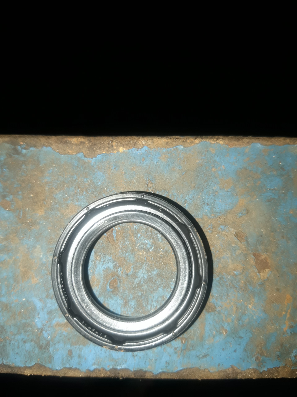 Замена правого сальника рулевой рейки (без снятия рулевой рейки ...