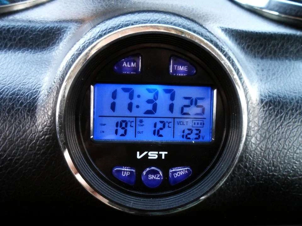 Электронные часы — термометр для автомобиля ВАЗ 2101-2107 — АвтоКлюч-63 ...
