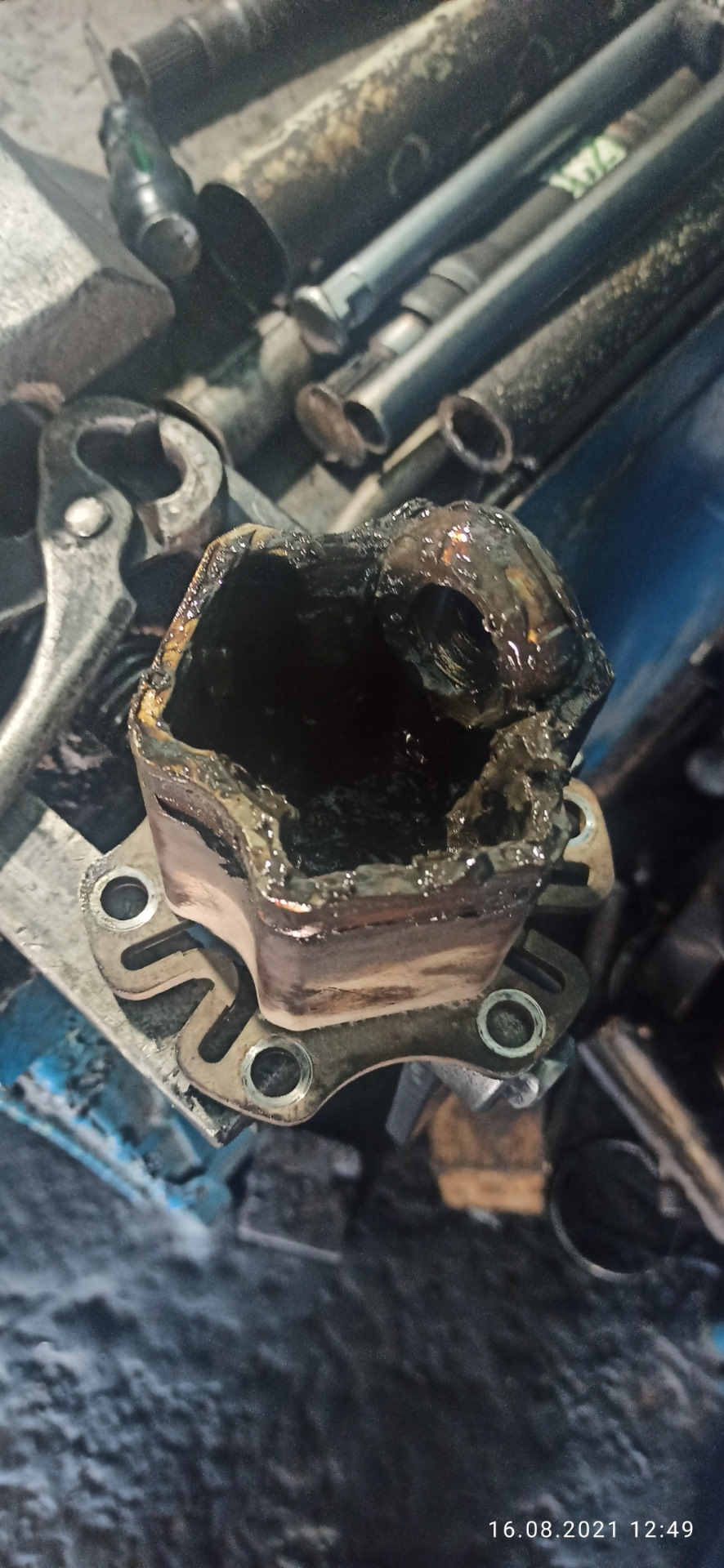 Замена внутренних гранат (трипойдов) — Audi A4 (B6), 1,8 л, 2003 года ...