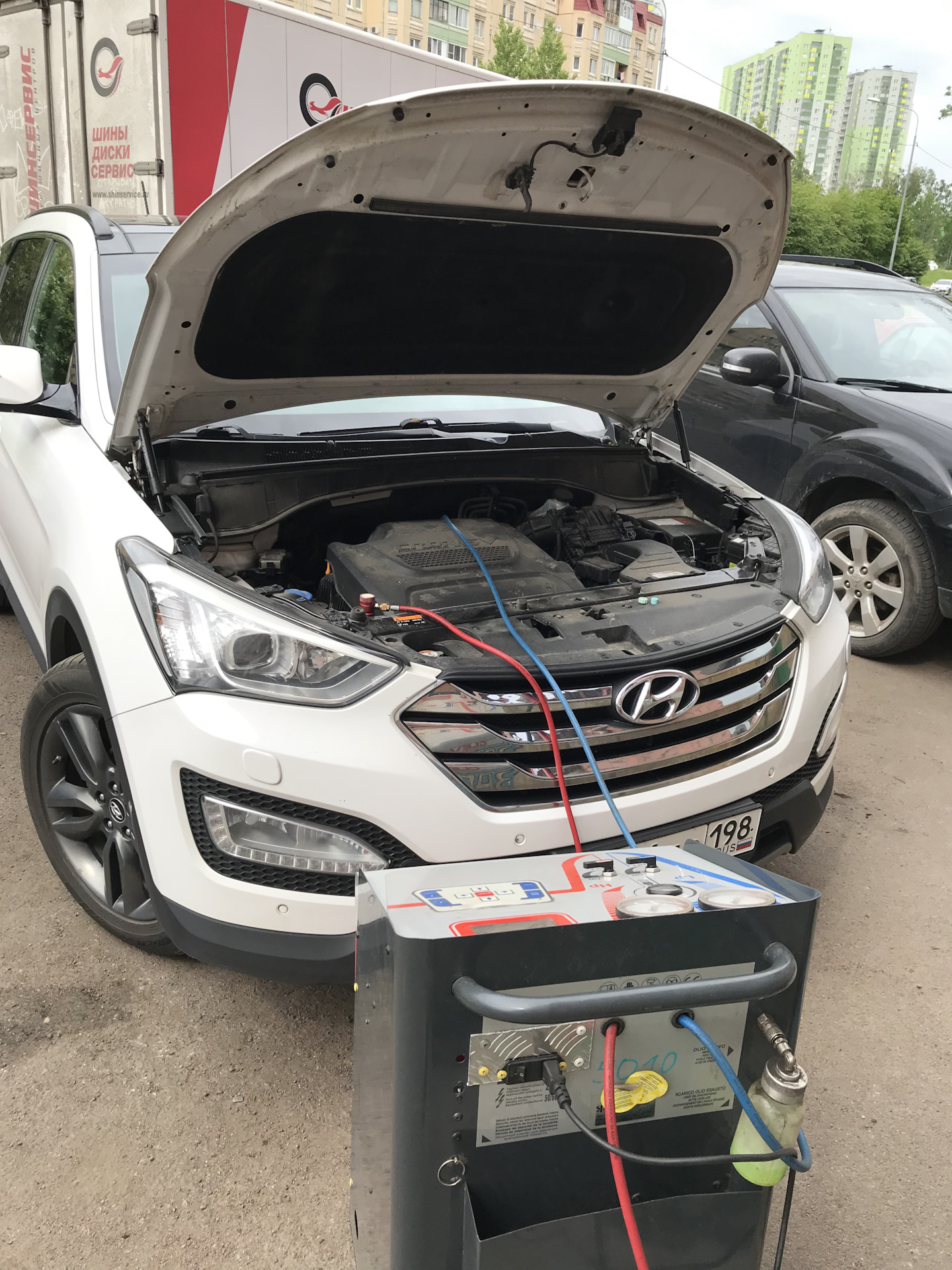 Заправка кондиционера — Hyundai Santa Fe (3G), 2,2 л, 2013 года | другое |  DRIVE2