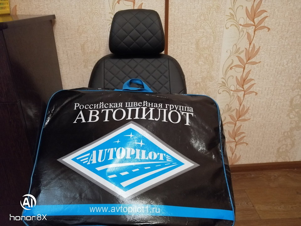 Чехлы на сидения автопилот — Volkswagen Polo Sedan, 1,6 л, 2014 года ...