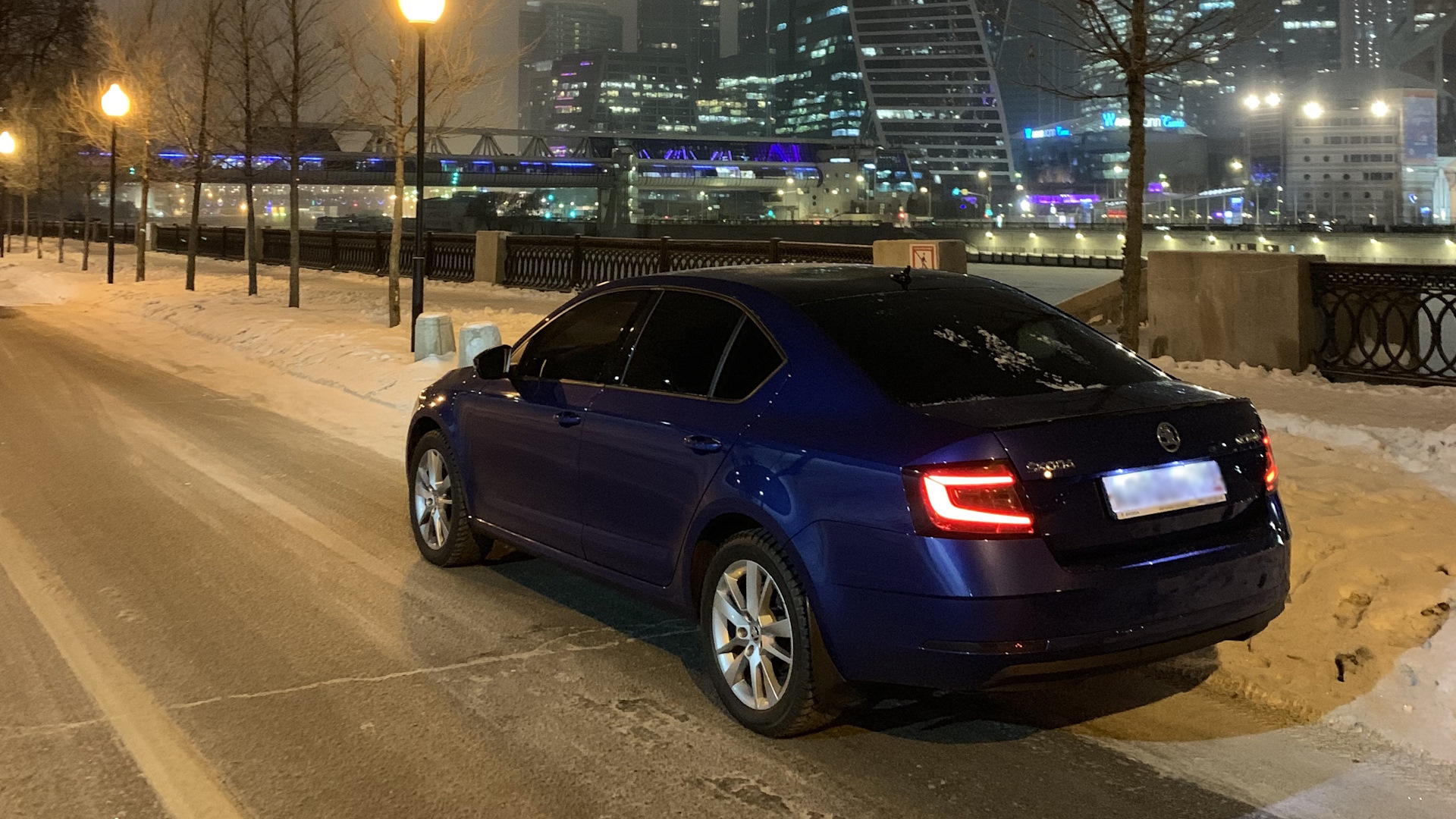 Skoda Octavia a7 FL синяя матовая