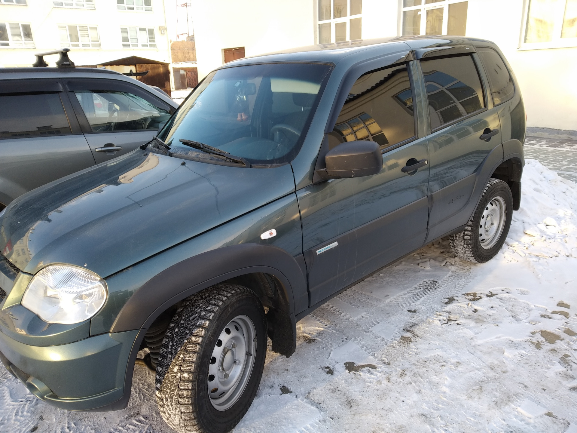 Chevrolet Niva тонированная