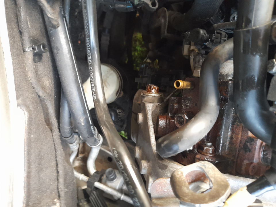 Замена фильтра в топливном насосе. — Opel Zafira B, 1,9 л., 2009 года ...