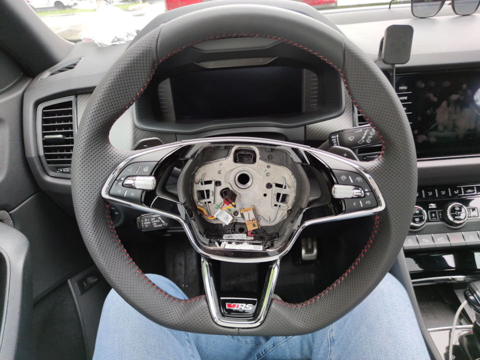 бац — Skoda Kodiaq RS