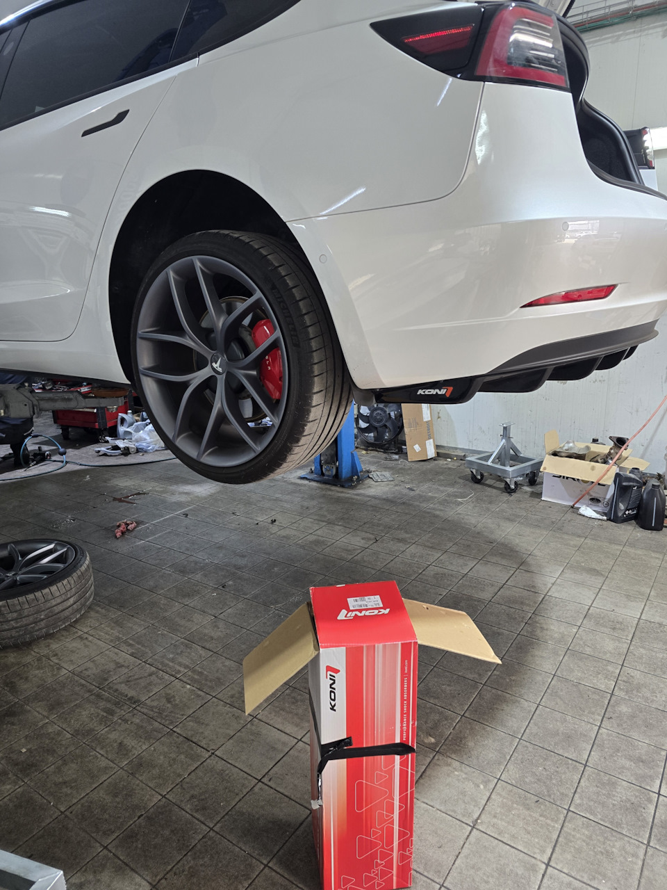 Фото в бортжурнале Tesla Model 3 (1G)