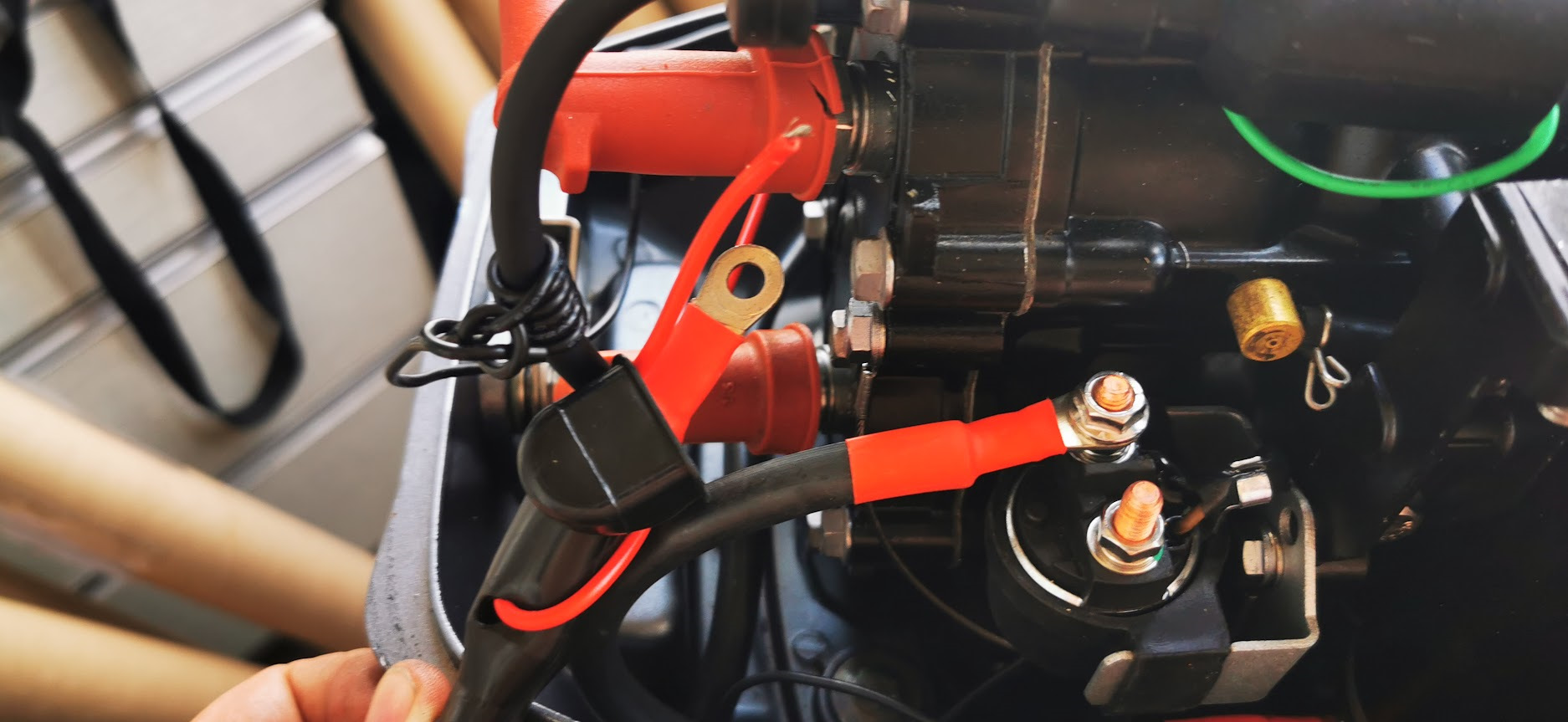 Установка электростартера на лодочный мотор Mikatsu 9.9 и замена масла ...