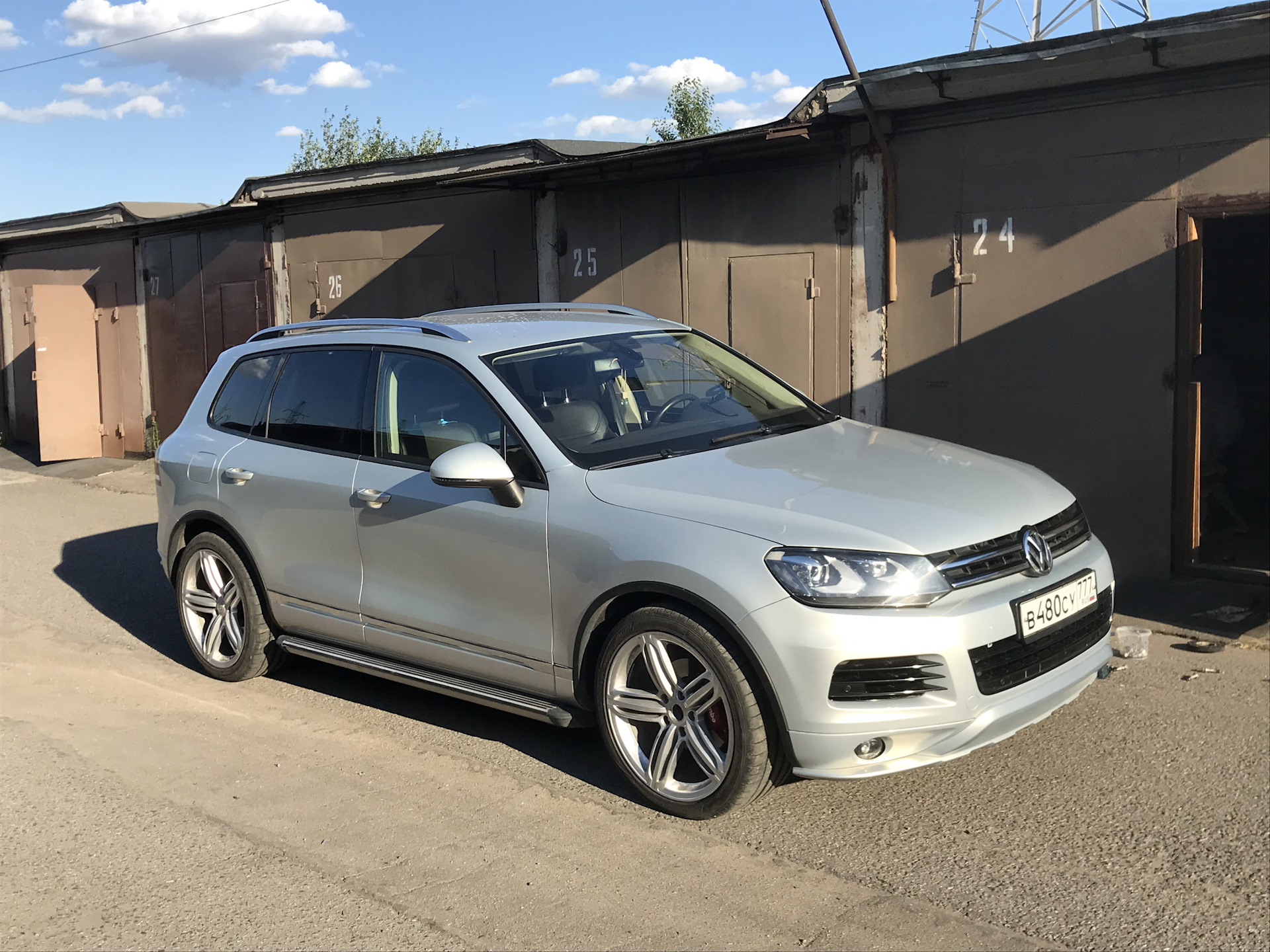 Туарег q7. Volkswagen Touareg r line r21. VW Touareg r20. VW Touareg NF r21. Touareg FL r20.