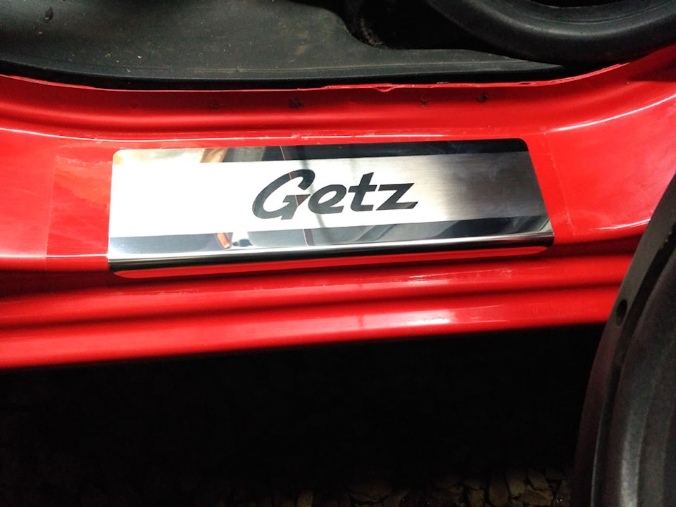 Пороги хендай гетц. Накладки на пороги Hyundai Getz. Накладки на пороги Хендай Гетц. Порог Хендай Гетц 2006.