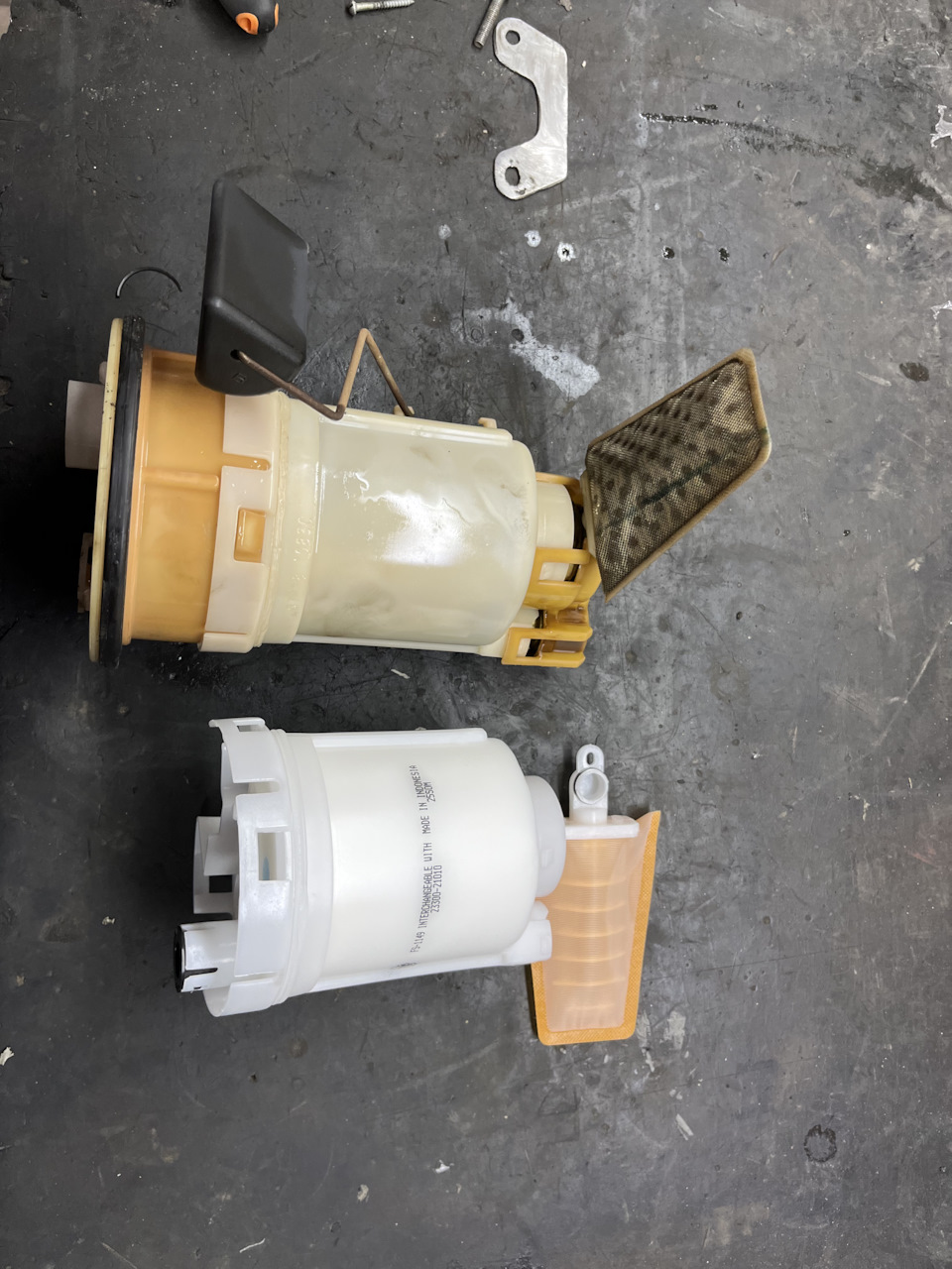 Замена топливного фильтра тонкой и грубой очистки. — Toyota Camry (XV30 ...