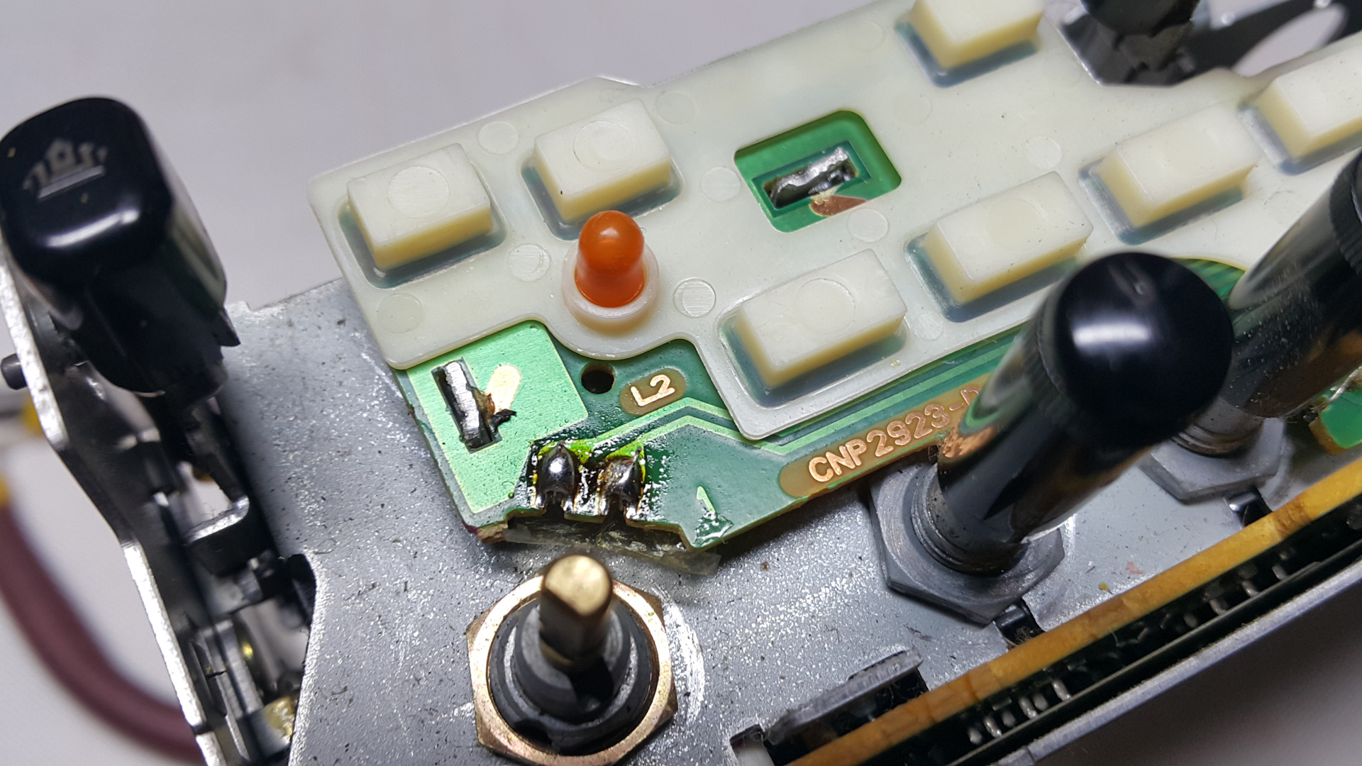 Pioneer KEH-2430b. Подсветка кнопок. — DRIVE2