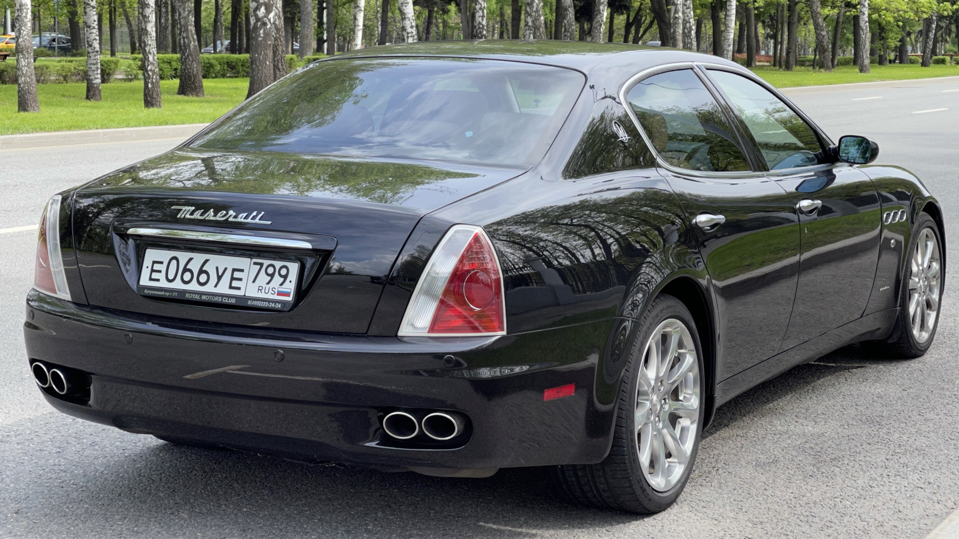 Maserati Quattroporte решетка